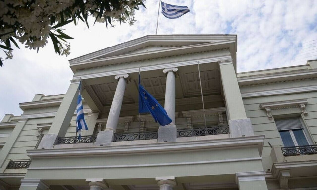 Διπλωματικές πηγές: Η Ελλάδα τάσσεται υπέρ της ανεμπόδιστης ροής ανθρωπιστικής βοήθειας στη Γάζα