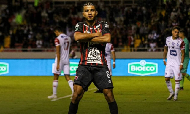 Απίθανη γκολάρα με «ψαλίδι» στην Κόστα Ρίκα! (video+photos)