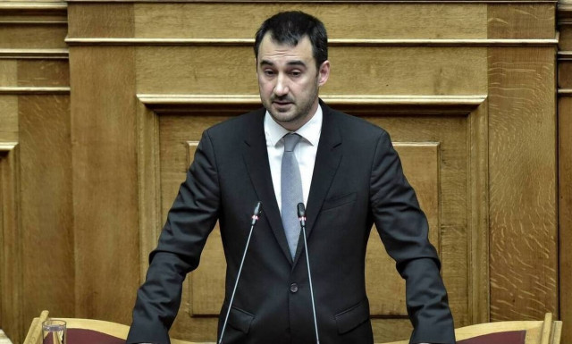 Ερώτηση Χαρίτση για την τιμή της βενζίνης: Να ληφθούν μέτρα - Μείωση του ΕΦΚ