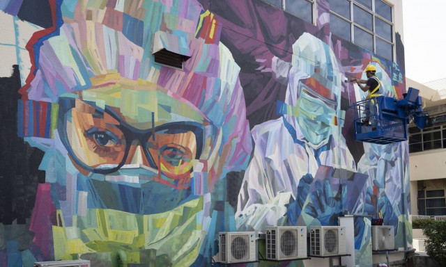 Ευρώπη: Η γηραιά ήπειρος «αποχαιρετάει» τα αυστηρά μέτρα - Αέρας ελευθερίας από την άνοιξη