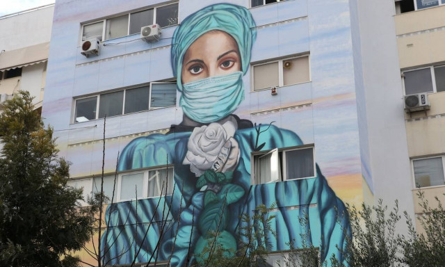 Η κατανομή των 17.656 κρουσμάτων: 4.915 στην Αττική, 2.112 στη Θεσσαλονίκη