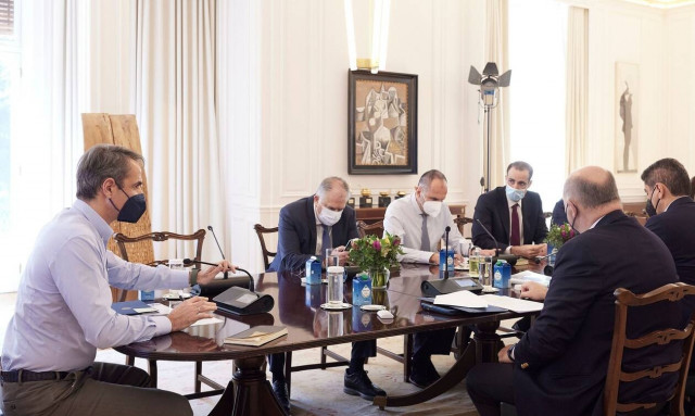 Σύσκεψη στο Μαξίμου με αντικείμενο την πάταξη της οπαδικής βίας