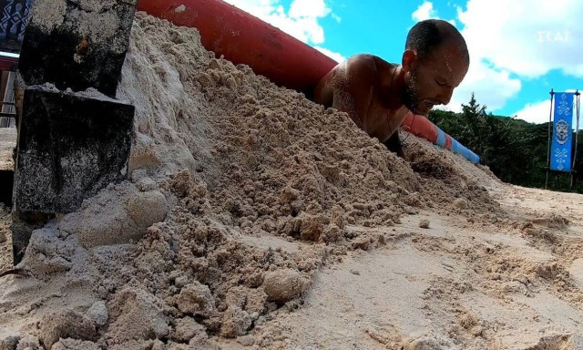 Survivor: «Πάγωσαν» οι παίκτες - Σφήνωσε στην άμμο ο Ανδρέας και δεν μπορούσε να αναπνεύσει