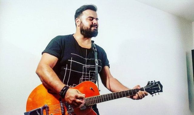 Ηλίας Καμπακάκης: Η πρώην σύζυγός του τον κατηγορεί για ξυλοδαρμό – Τι λέει ο δικηγόρος του