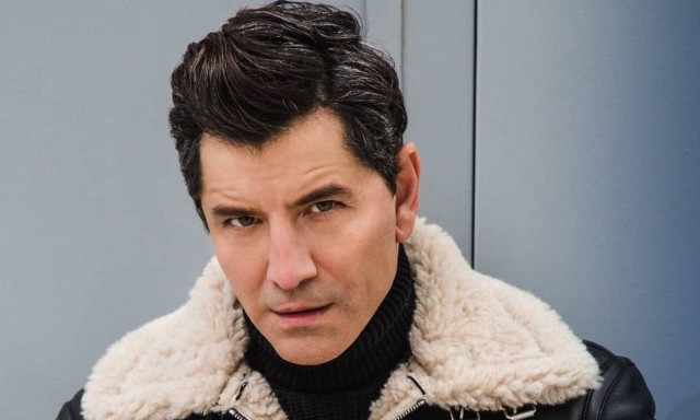 Σάκης Ρουβάς: Η απάντησή του μετά τον σάλο που προκάλεσαν οι δηλώσεις του για τον Δημήτρη Λιγνάδη