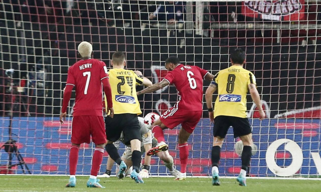 LIVE BLOG, Ολυμπιακός - ΑΕΚ: Πήραν το ντέρμπι οι «ερυθρόλευκοι» - Η μετάδοση του Newsbomb.gr