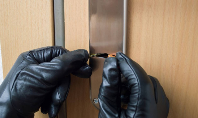 Λάρισα: Ζευγάρι ήρθε αντιμέτωπο με τέσσερις ληστές - Τους απείλησαν με καραμπίνα