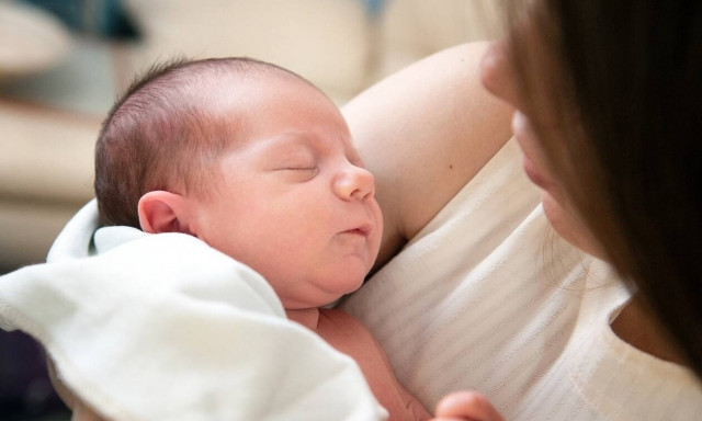 Αντισώματα κατά της COVID-19 σε βρέφη - Είχαν εμβολιαστεί οι μητέρες κατά την εγκυμοσύνη