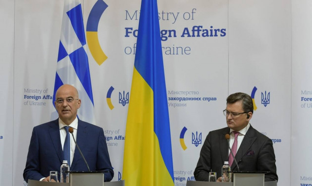 Ουκρανία: Δυο ομογενείς νεκροί από πυρά στρατιωτών - Ζήτησε προστασία των Ελλήνων ο Νίκος Δένδιας