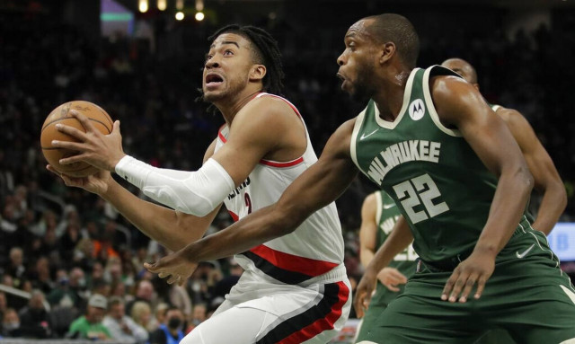 «Σφαλιάρα» των Μπλέιζερς στους Μπακς – Έλειπε ο Γιάννης και έκαναν «πάρτι» (video)