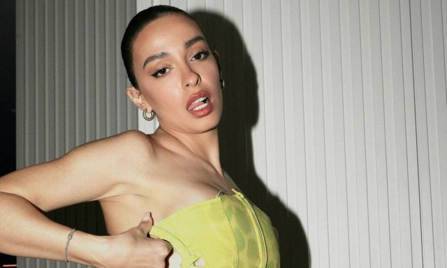 «Φωτιά» στο Instagram: Η Ελένη Φουρέιρα τα «πέταξε» όλα και πόζαρε στον καθρέφτη (photos)