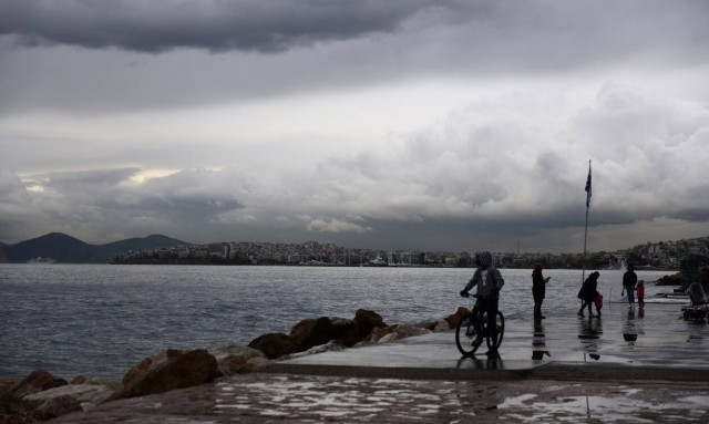 Μεταβολή του καιρού την Τετάρτη με βροχές και καταιγίδες