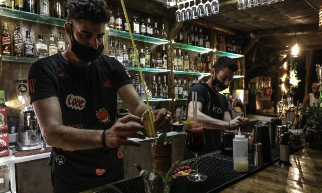 Άρση μέτρων: Με λογική Ευρώπης η χαλάρωση των μέτρων σε εστίαση, διασκέδαση, γήπεδα