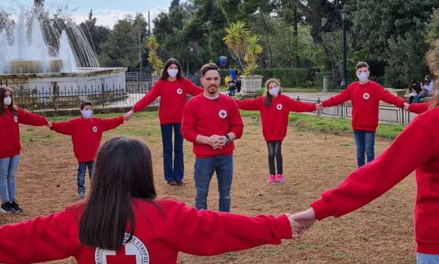 Λευτέρης Πετρούνιας