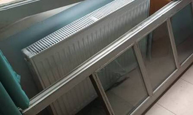 Θεσσαλονίκη: Παράθυρο έπεσε από τη θέση του εν ώρα μαθήματος στο 1ο Πειραματικό Δημοτικό σχολείο