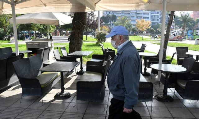 Τούντας στο Newsbomb.gr: Μην βιαζόμαστε με εξαγγελίες για κατάργηση του μέτρου της μάσκας