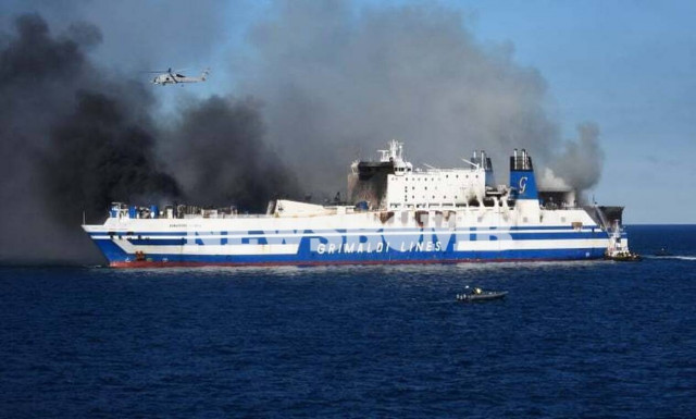 Αποκλειστικές εικόνες Newsbomb.gr: Ελικόπτερο του Πολεμικού Ναυτικού ψάχνει τους αγνοούμενους