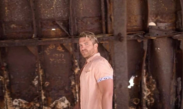 Μπράιαν Ντάλτον: Ο Αμερικανός τραγουδοποιός που βρήκε το φως του στην Ελλάδα