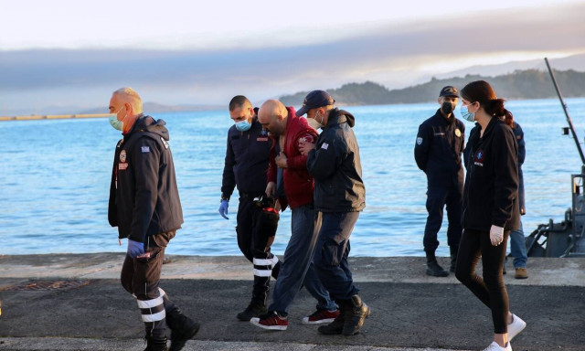 «Σωθήκαμε από το πλήρωμα» - Συγκλονιστική μαρτυρία διασωθέντα από το πλοίο που έπιασε φωτιά