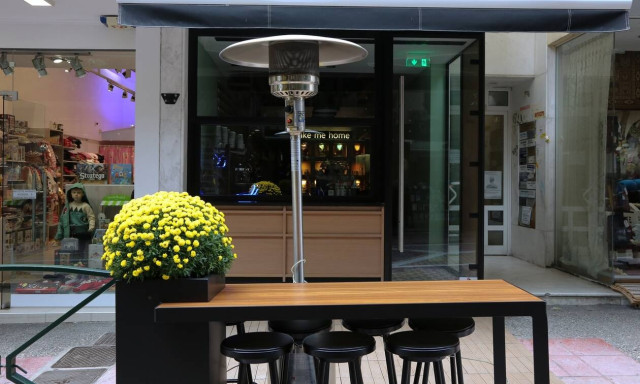 Χαλαρώνουν από σήμερα τα μέτρα στη διασκέδαση - «Κανένας εφησυχασμός» διαμηνύει ο Θάνος Πλεύρης