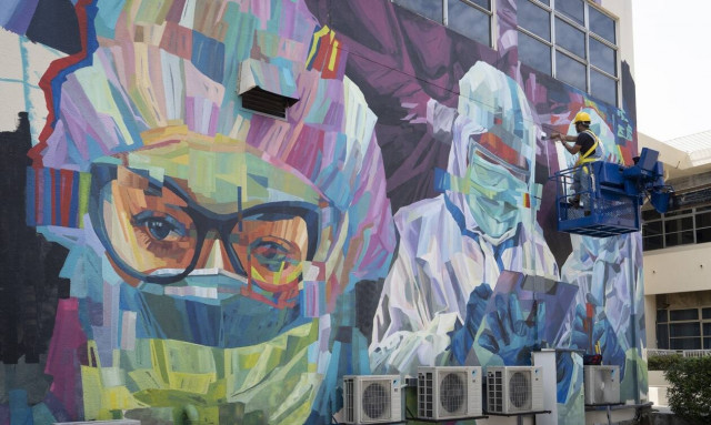 Κορονοϊός: Η μια μετά την άλλη οι χώρες αίρουν τα περιοριστικά μέτρα - Άνεμος ελευθερίας στην ΕΕ