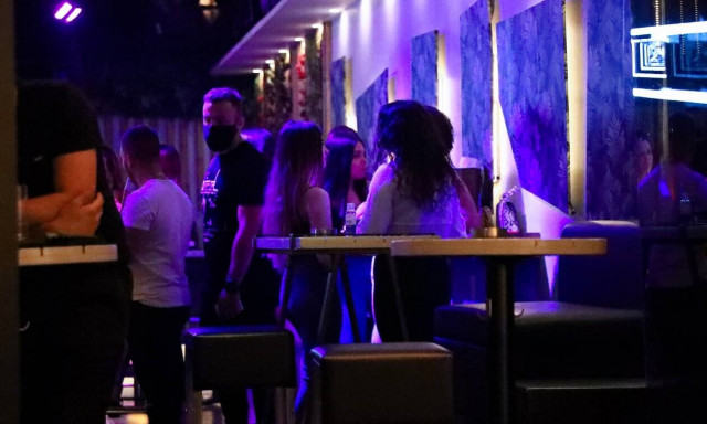 Κορονοϊός: Όλα όσα αλλάζουν από σήμερα Σάββατο στα μέτρα – Αναλυτικά το ΦΕΚ