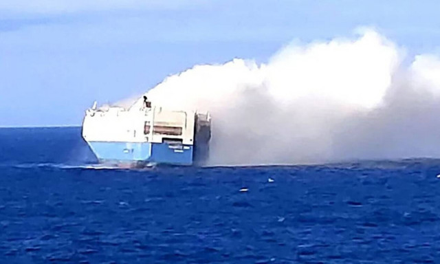 Χιλιάδες VW, Audi, Porsche και Lamborghini καίγονται στον Ατλαντικό