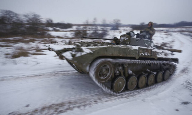 Ουκρανία: Αύξηση των παραβιάσεων της εκεχειρίας - Χιλιάδες άμαχοι εγκαταλείπουν το Λουγκάνσκ