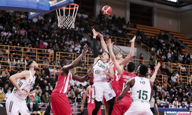 LIVE BLOG, Παναθηναϊκός - Ολυμπιακός: «Ερυθρόλευκο» το τρόπαιο - Η μετάδοση του Newsbomb.gr