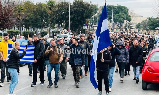 Θεσσαλονίκη: Πορεία κατά του υποχρεωτικού εμβολιασμού στο κέντρο της πόλης