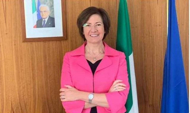 Σκοτώθηκε η Ιταλίδα πρέσβης στην Αυστραλία - Έχασε την ισορροπία της και έπεσε από μπαλκόνι