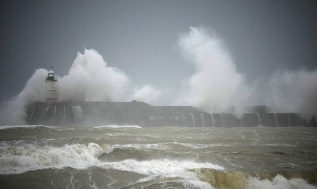 Βρετανία: Μετά τη Γιουνίς έρχεται η καταιγίδα «Φράνκλιν» - Συναγερμός για πλημμύρες, καταστροφές