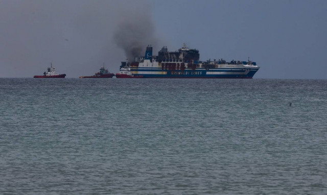 Υπουργείο Ναυτιλίας για Euroferry Olympia: Εξαντλήθηκαν όλες οι δυνατότητες διάσωσης