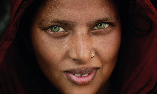 «Κοίταξέ με, άκουσέ με»: Έκθεση φωτογραφίας από την ActionAid και τον Κoσμά Κουμιανό