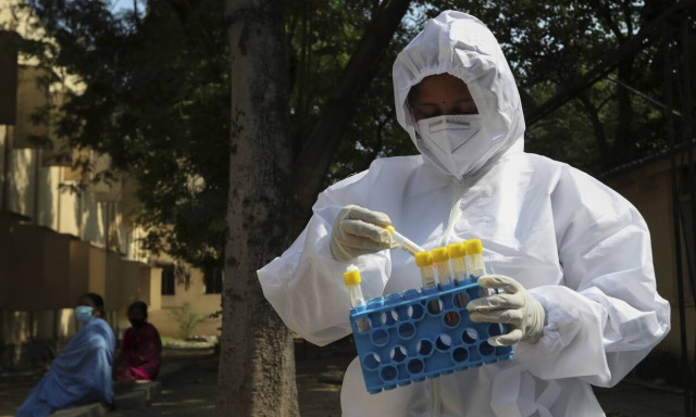 Έρευνα: Η μόλυνση από κορονοϊό θα μπορούσε να βλάψει την αναπαραγωγική λειτουργία των ανδρών