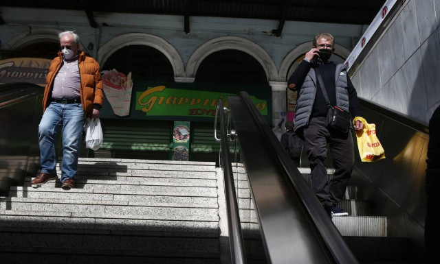 Μαγιορκίνης: Γιατί δεν πρέπει «να πετάμε χαρταετό» για την πανδημία – Το παράδειγμα της χολέρας