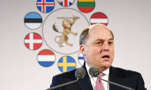 Βρετανία: Γκάφα on air για τον Βρετανό υπουργό Άμυνας - Είπε τον Πούτιν «αποβλακωμένο»