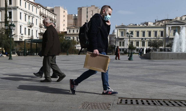Άρση μέτρων: Συνεδριάζει η επιτροπή του υπ. Υγείας – Στο επίκεντρο η χρήση μάσκας