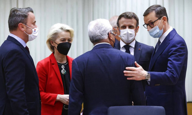 Ουκρανία: Υιοθετήθηκαν και επισήμως οι κυρώσεις της ΕΕ κατά της Ρωσίας - Αναλυτικά τα μέτρα