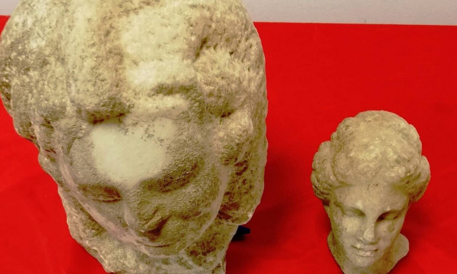 Θεσσαλονίκη: Ανακαίνιση σε διαμέρισμα έφερε στο φως κλεμμμένες αρχαιότητες (pics)