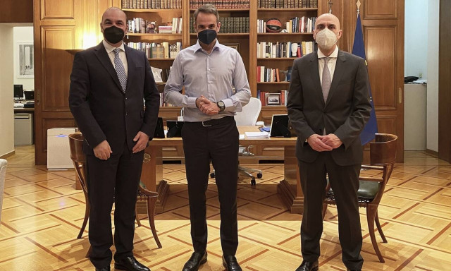 Ο Μητσοτάκης ζήτησε συγκράτηση τιμών από τους προέδρους των επιμελητηρίων και του ΕΒΕΑ