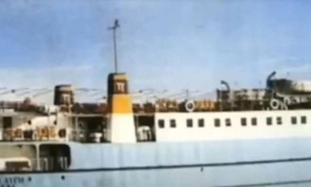 «Έπεφταν από τον ουρανό ρόδες»: Το ναυάγιο-λαμπάδα του «Χρυσή Αυγή»