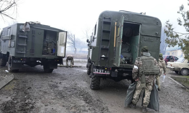 Πόλεμος στην Ουκρανία: Ρωσικές δυνάμεις προσπαθούν να καταλάβουν το εργοστάσιο του Τσερνόμπιλ