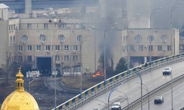 Πόλεμος στην Ουκρανία: Πληροφορίες για βομβαρδισμό 9 κτηρίων και νεκρούς στη Μαριούπολη