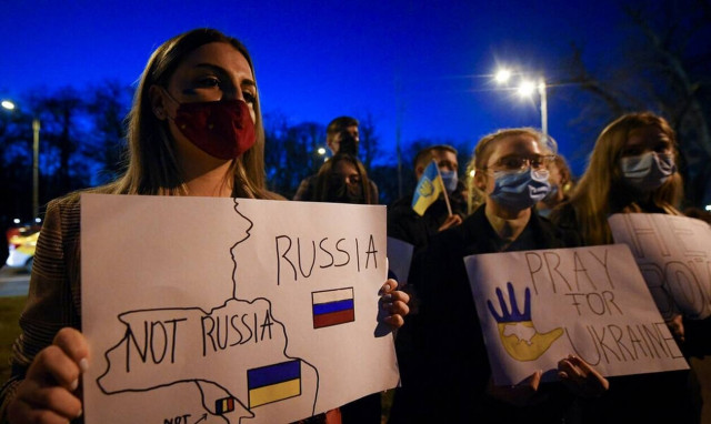 Πόλεμος στην Ουκρανία: Διαδηλώσεις κατά του Πούτιν και συλλήψεις στη Ρωσία