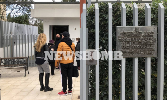 Ουκρανοί στην Ελλάδα μιλούν στο Newsbomb: Επικρατεί πανικός, αρκετοί θέλουν να πάνε να πολεμήσουν