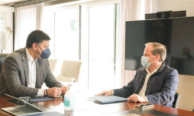 Συνάντηση Κικίλια - Καραμανλή για την ουκρανική κρίση και την προετοιμασία της τουριστικής περιόδου