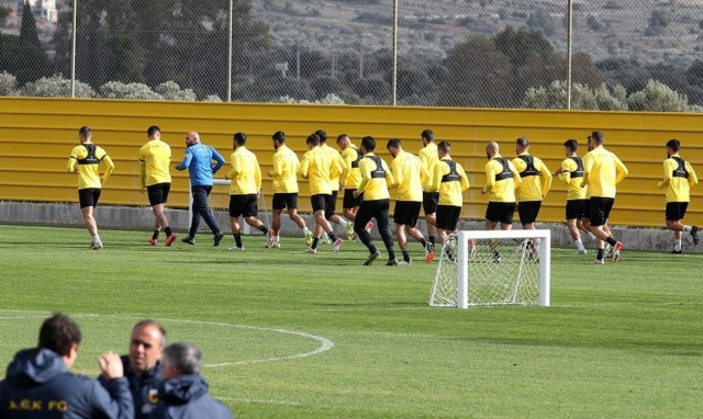 Παναθηναϊκός – ΑΕΚ: Θετικός στον κορονοϊό παίκτης της «Ένωσης» πριν το ντέρμπι