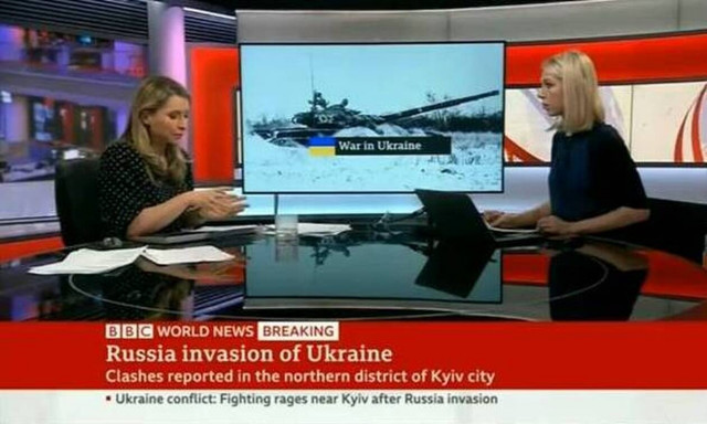 Πόλεμος στην Ουκρανία: Ουκρανή δημοσιογράφος είδε στον «αέρα» το βομβαρδισμένο σπίτι της (video)