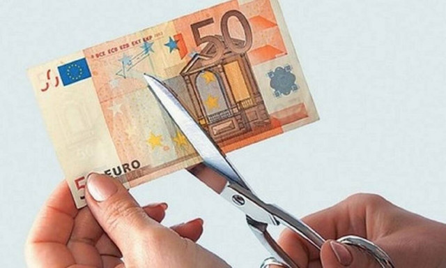 Η ακρίβεια «ψαλιδίζει» καταθέσεις νοικοκυριών και επιχειρήσεων - Πτώση 2,2 δισ. ευρώ τον Ιανουάριο